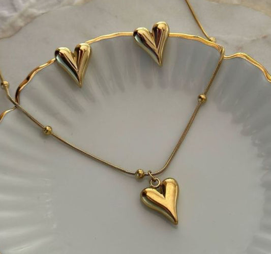 Heart neckpiece and earrings set