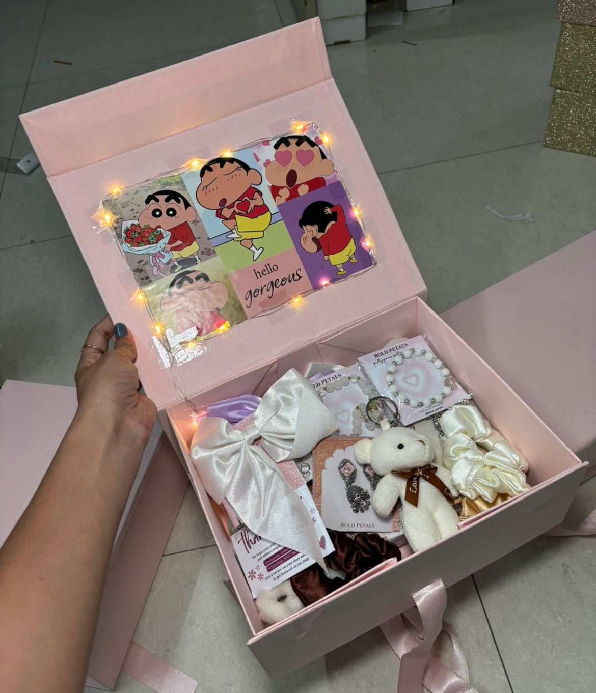 Shinchan viral box